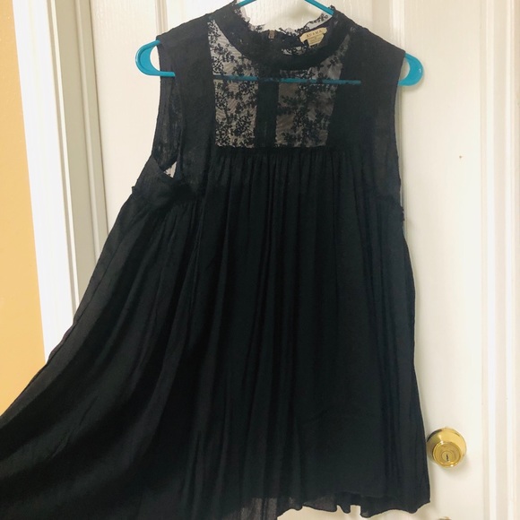 Black Sleeveless top with Lace detail - Picture 5 of 5